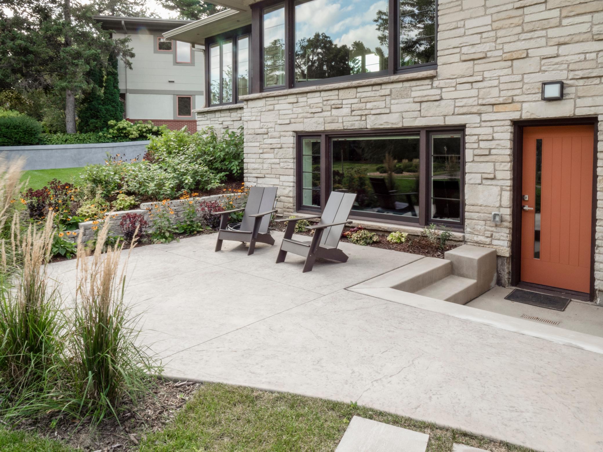 1325 Spring Valley Road