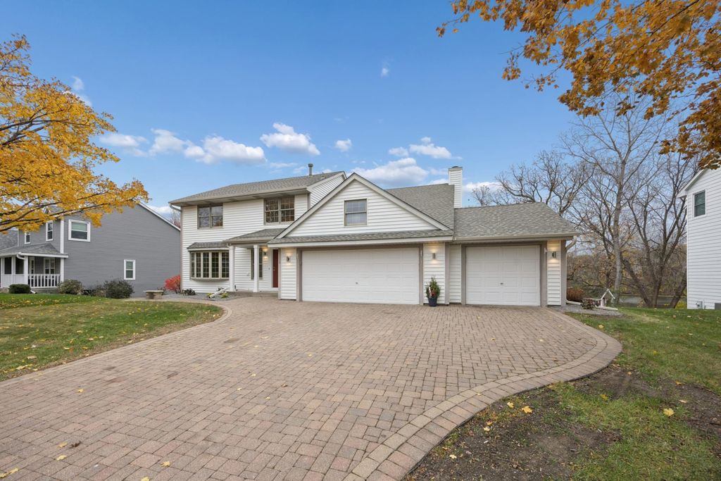 Photo of 3930 Thames Avenue, Eagan, MN 55123 (MLS # 6797934)