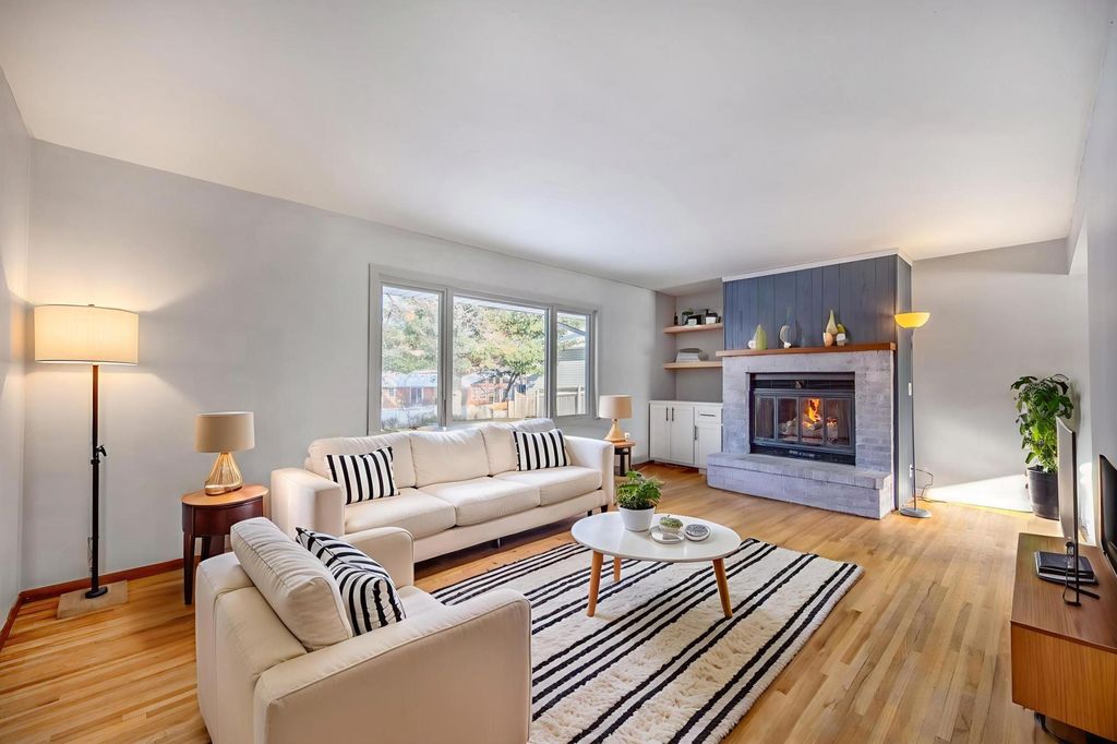 Photo of 2912 W 88th Street, Bloomington, MN 55431 (MLS # 6822728)