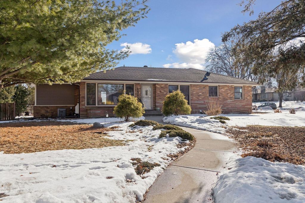 Photo of 1512 Transit Avenue, Roseville, MN 55113 (MLS # 7018669)