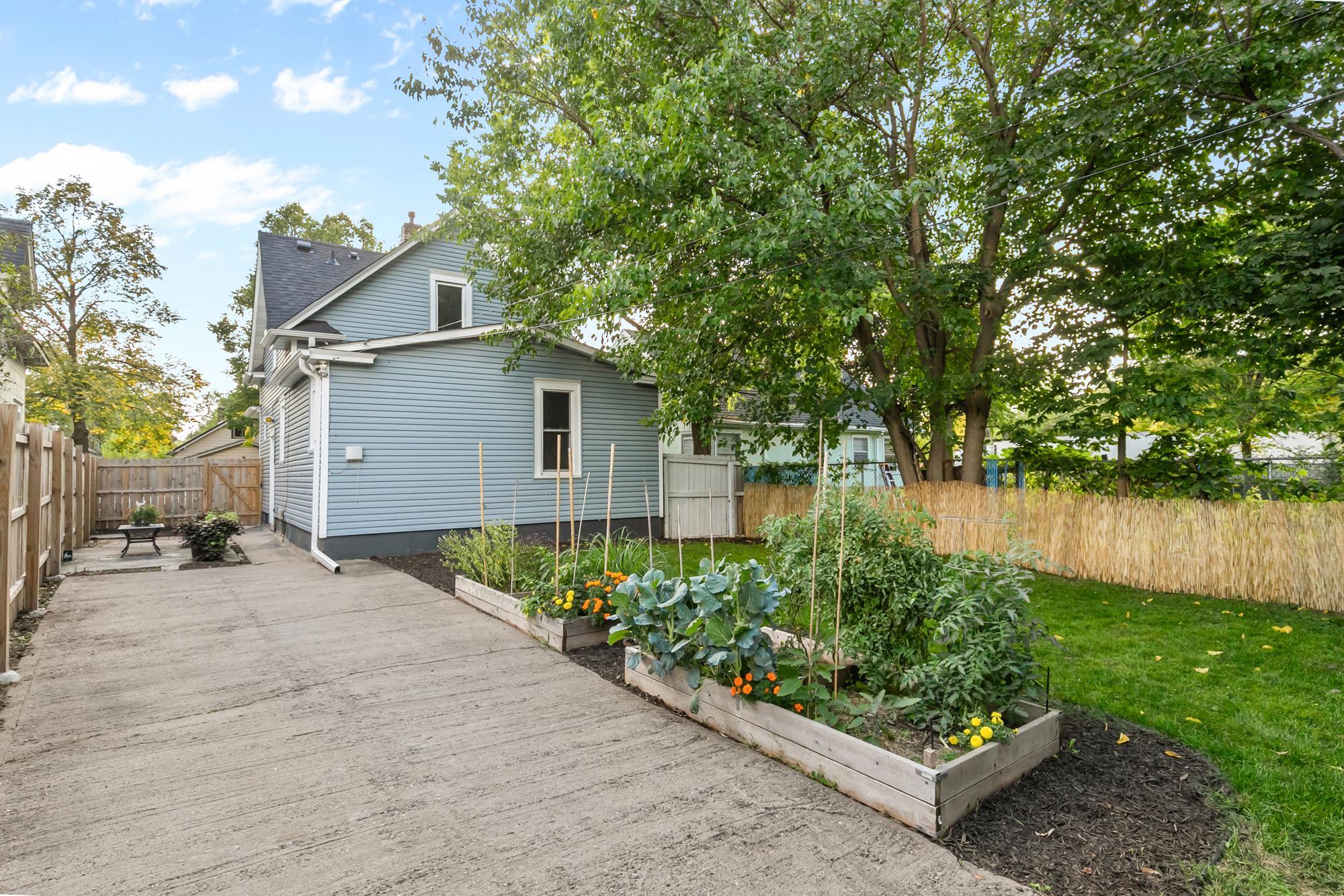 851 Blair Avenue