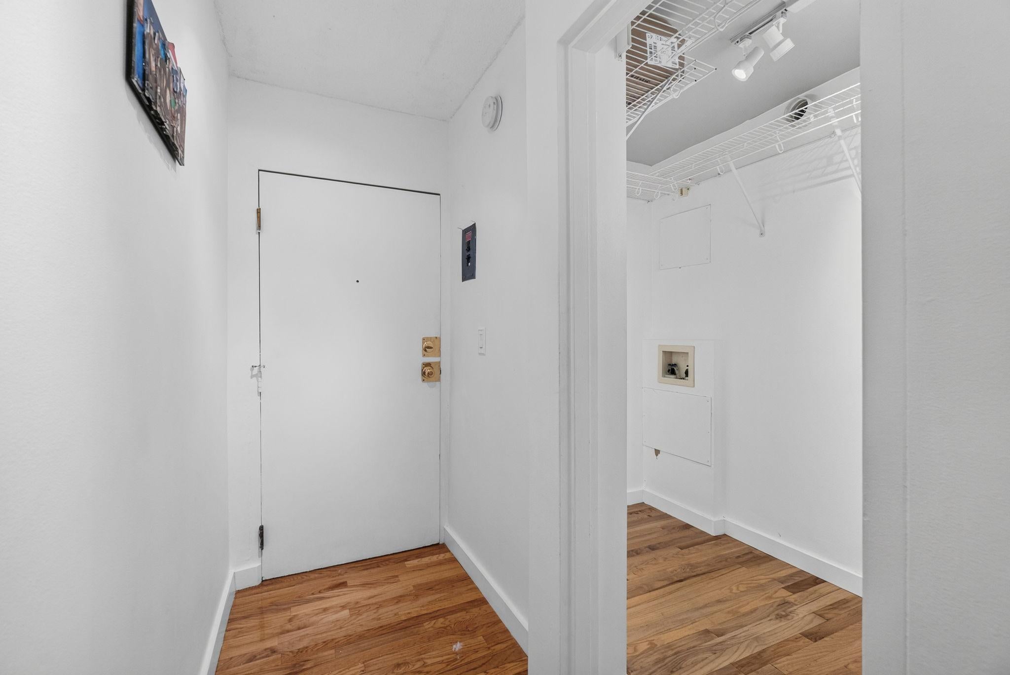 1912 Dupont Avenue S 105