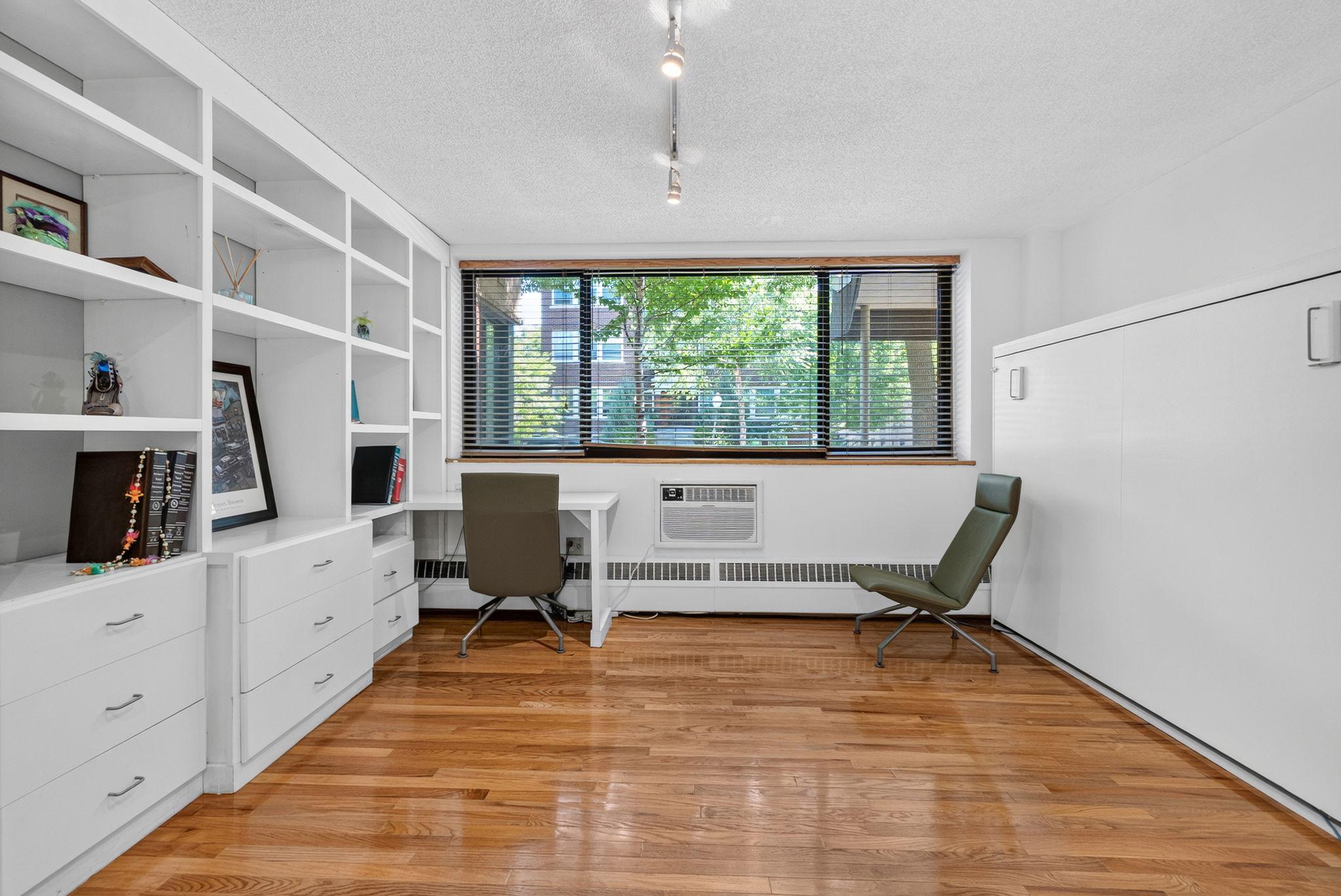 1912 Dupont Avenue S 105