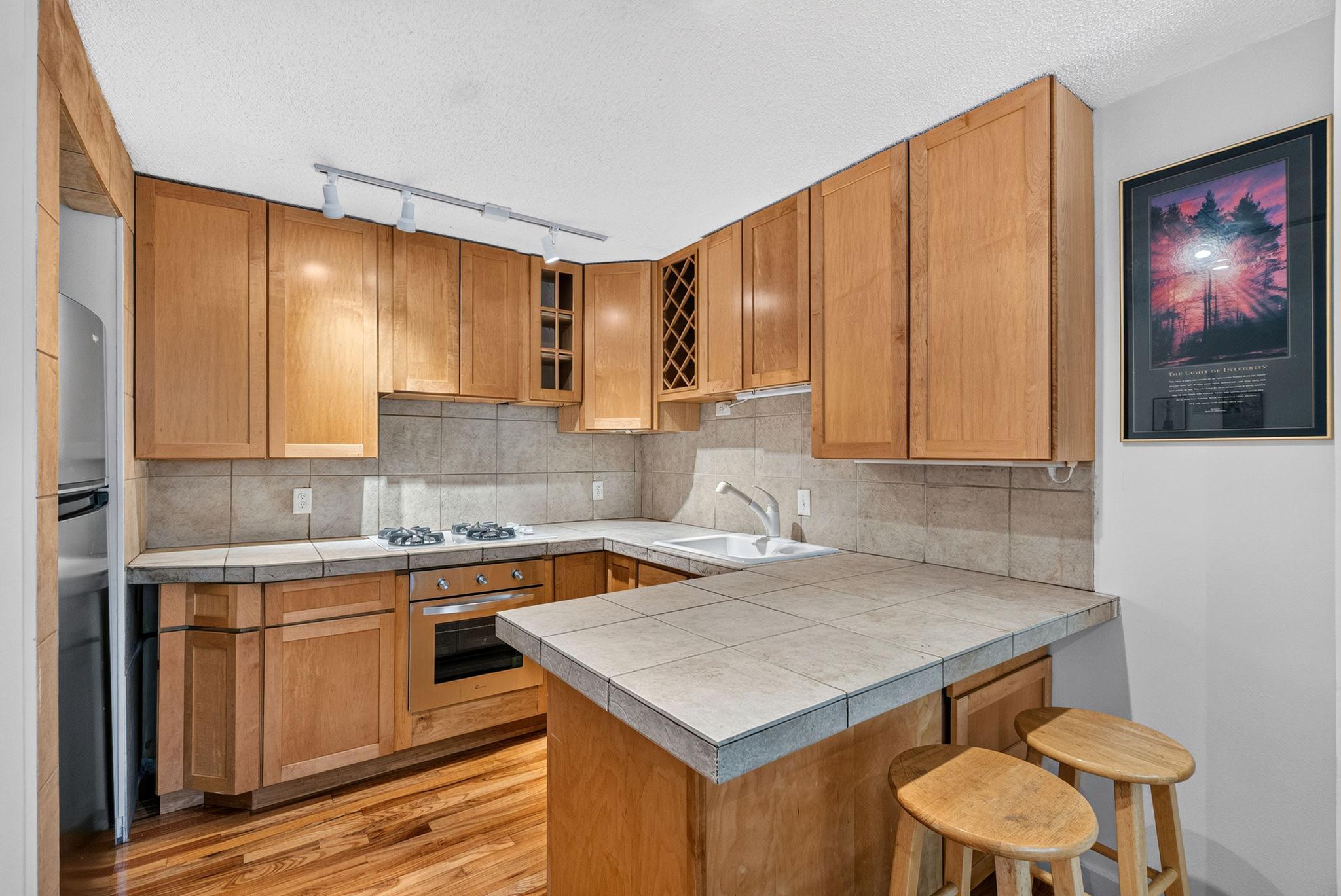 1912 Dupont Avenue S 105