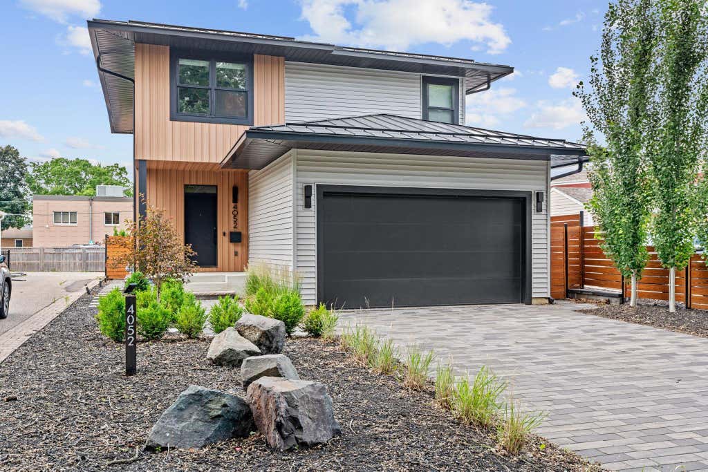 Photo of 4052 Alabama Avenue S, Saint Louis Park, MN 55416 (MLS # 7089652)