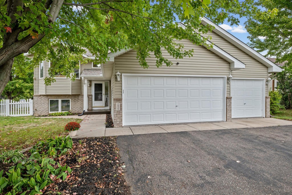 Photo of 1825 Lupine Drive, Hudson, WI 54016 (MLS # 7134329)