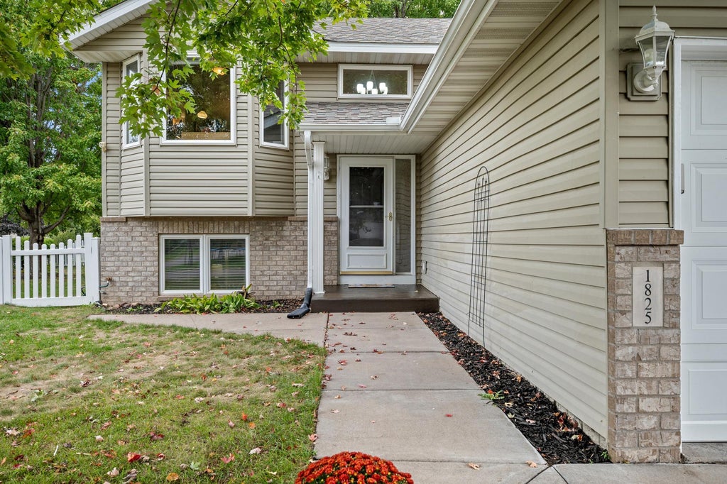 Photo of 1825 Lupine Drive, Hudson, WI 54016 (MLS # 7134329)