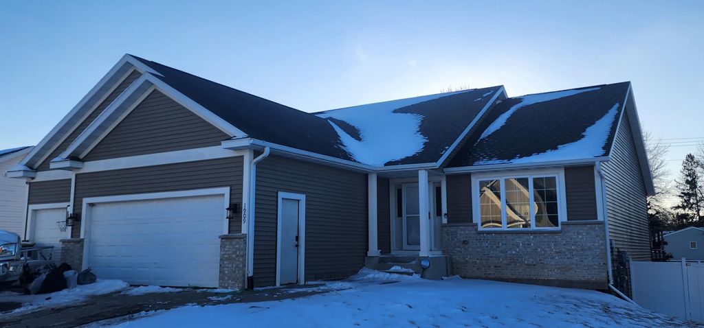 Photo of 1909 Spruce Meadows Drive SE, Rochester, MN 55904 (MLS # 7014747)