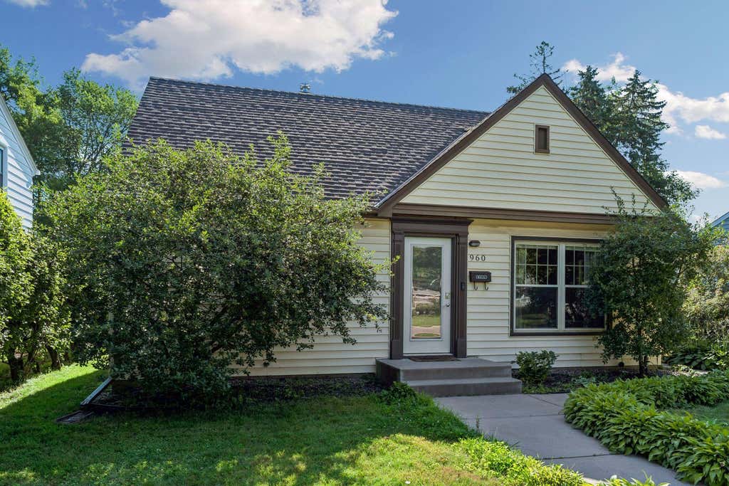 Photo of 960 Hall Avenue, West Saint Paul, MN 55118 (MLS # 7108134)