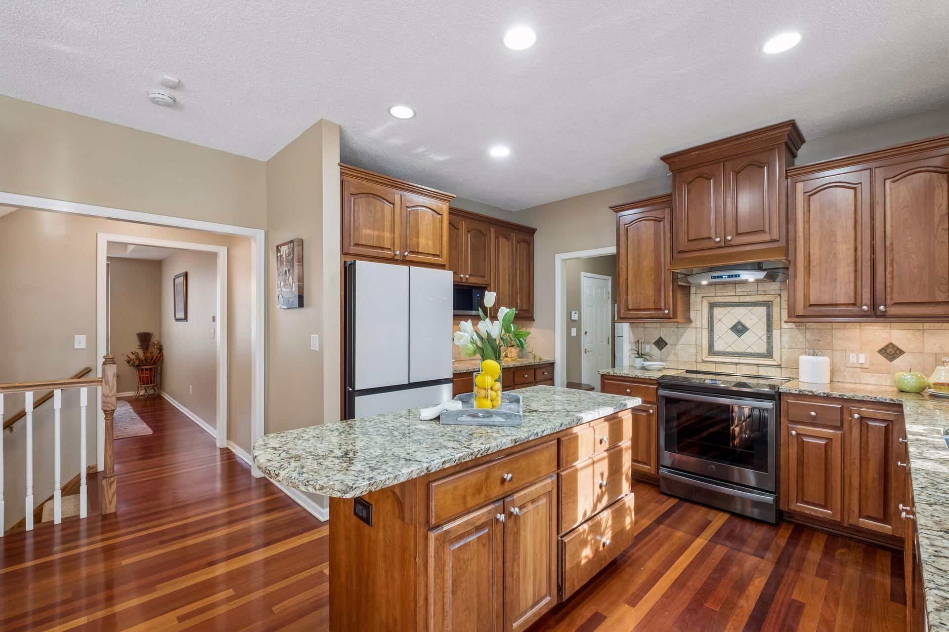 15016 Viewcrest Lane