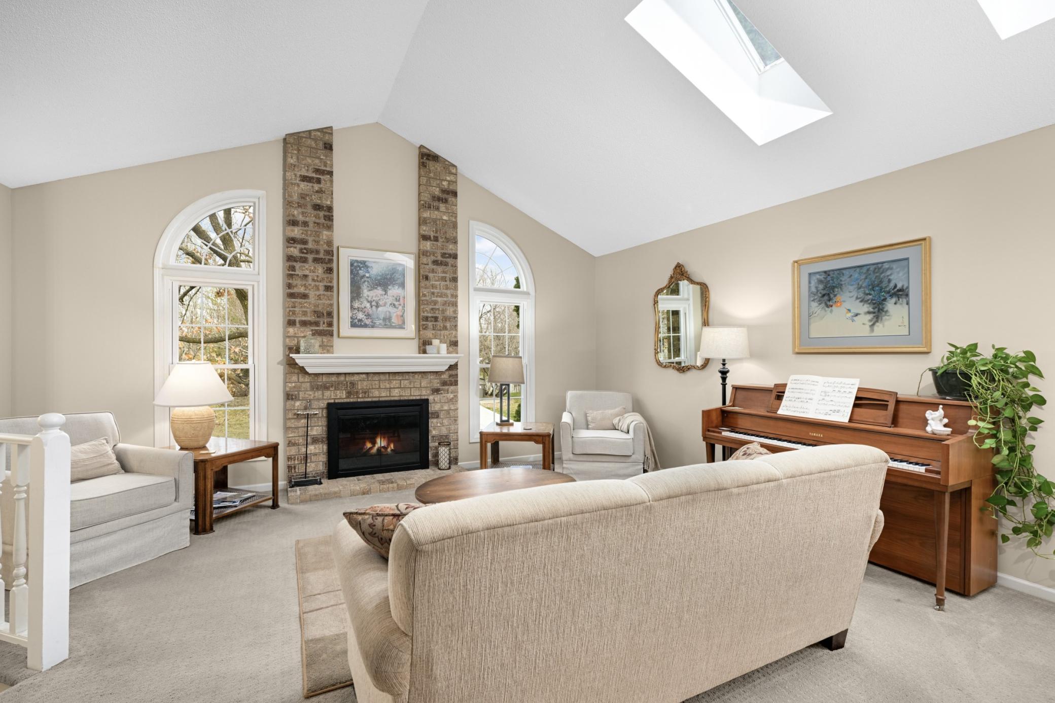 8950 Knollwood Drive