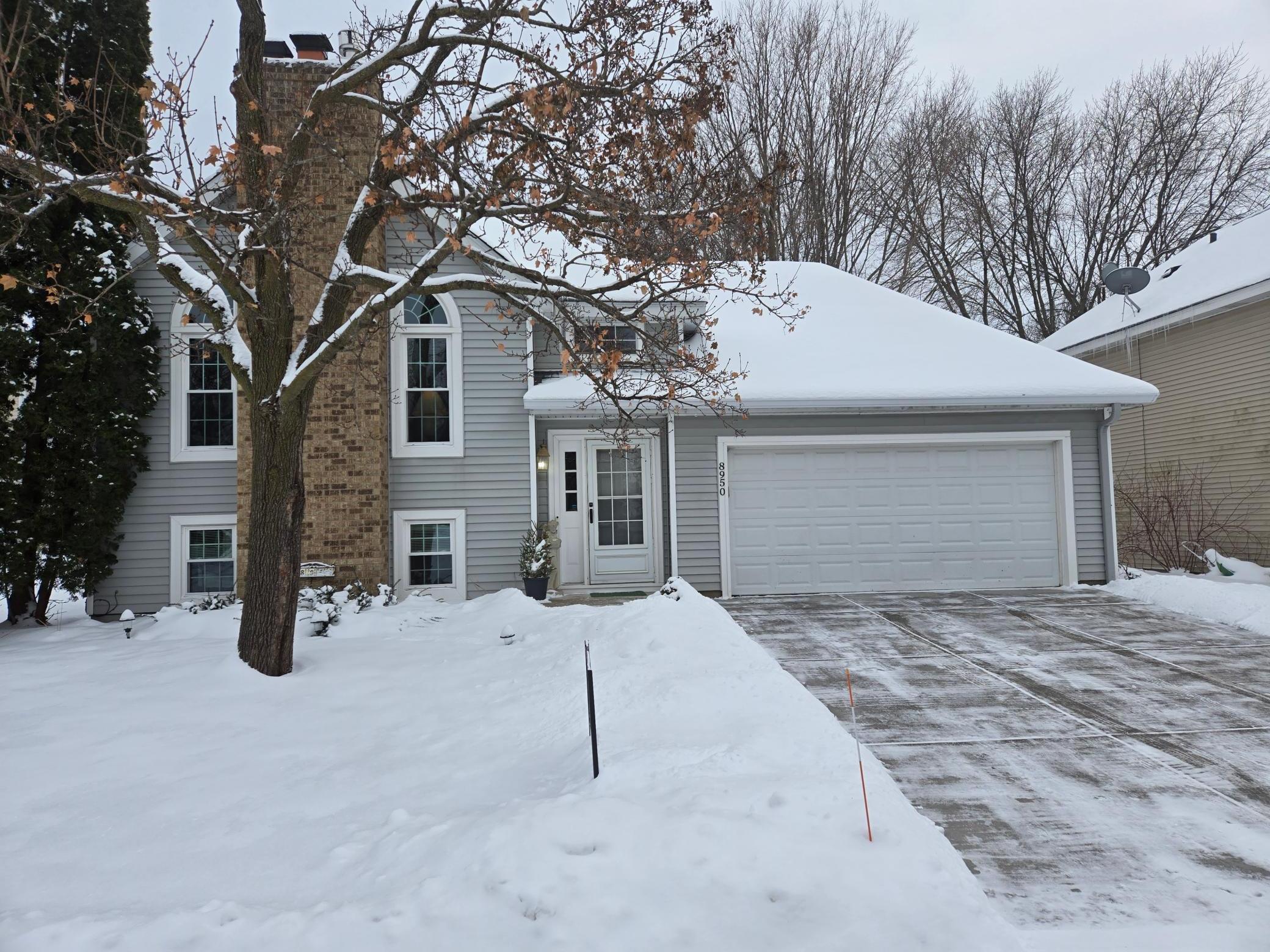 8950 Knollwood Drive