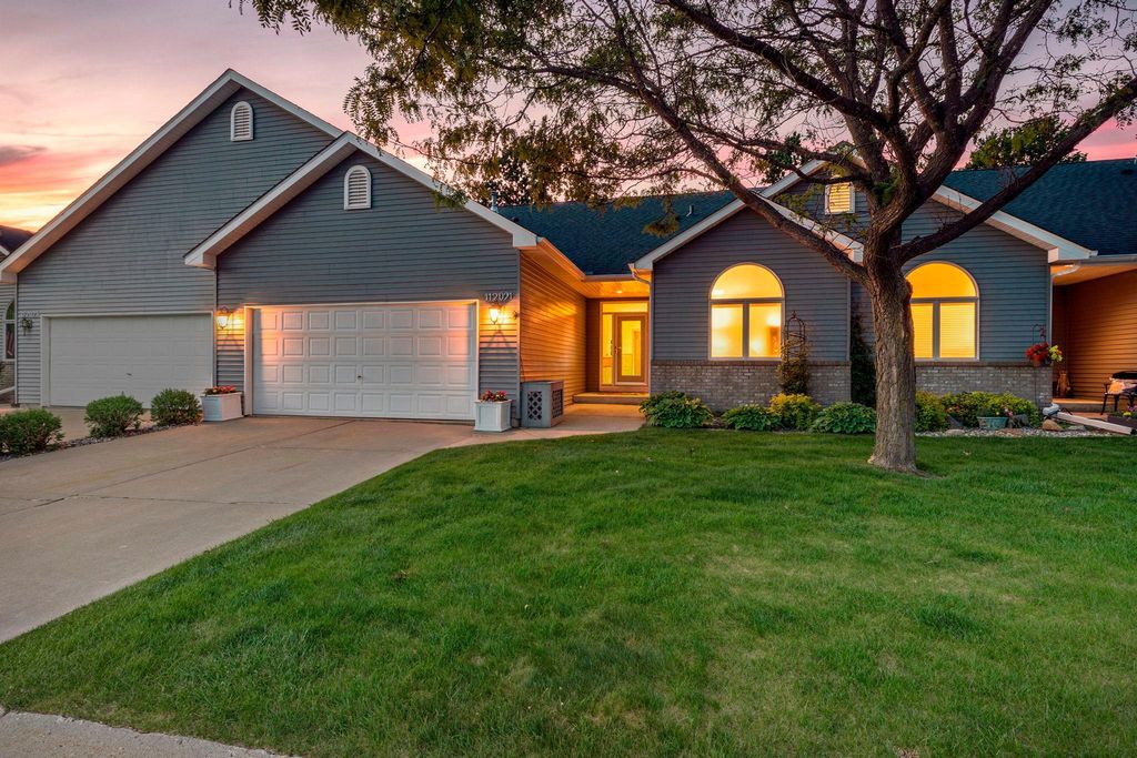 Photo of 112021 Hidden Creek Place, Chaska, MN 55318 (MLS # 7059594)