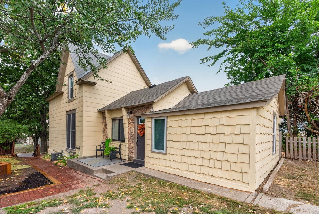 Photo of 1084 Sylvan Street, Saint Paul, MN 55117 (MLS # 7133969)