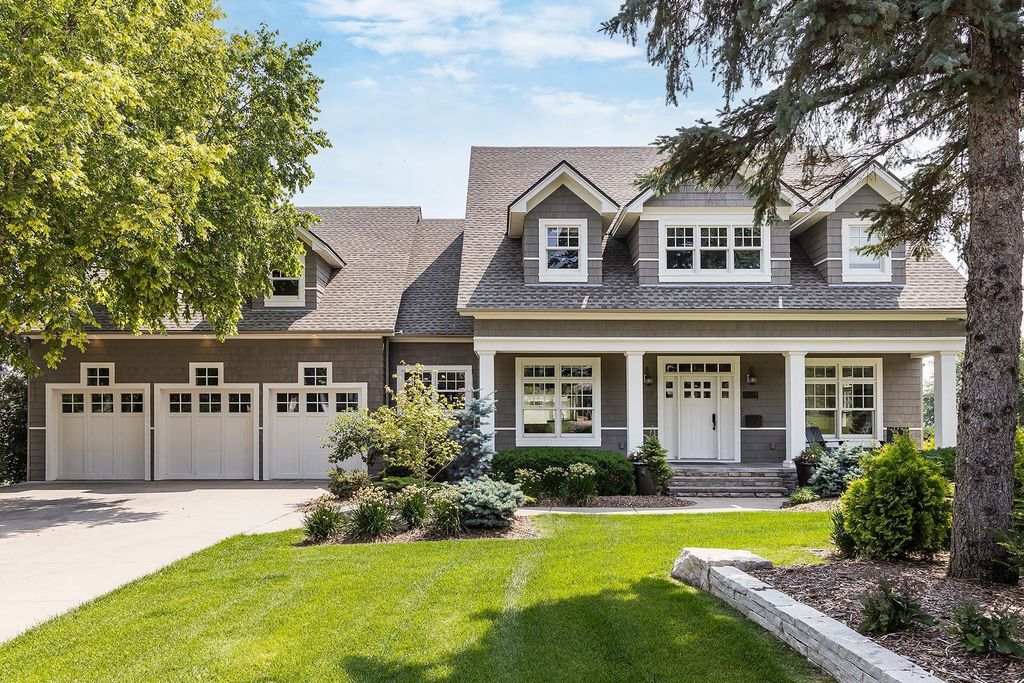 Photo of 5121 Mirror Lakes Drive, Edina, MN 55436 (MLS # 7025534)