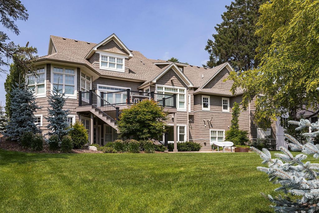 Photo of 5121 Mirror Lakes Drive, Edina, MN 55436 (MLS # 7025534)