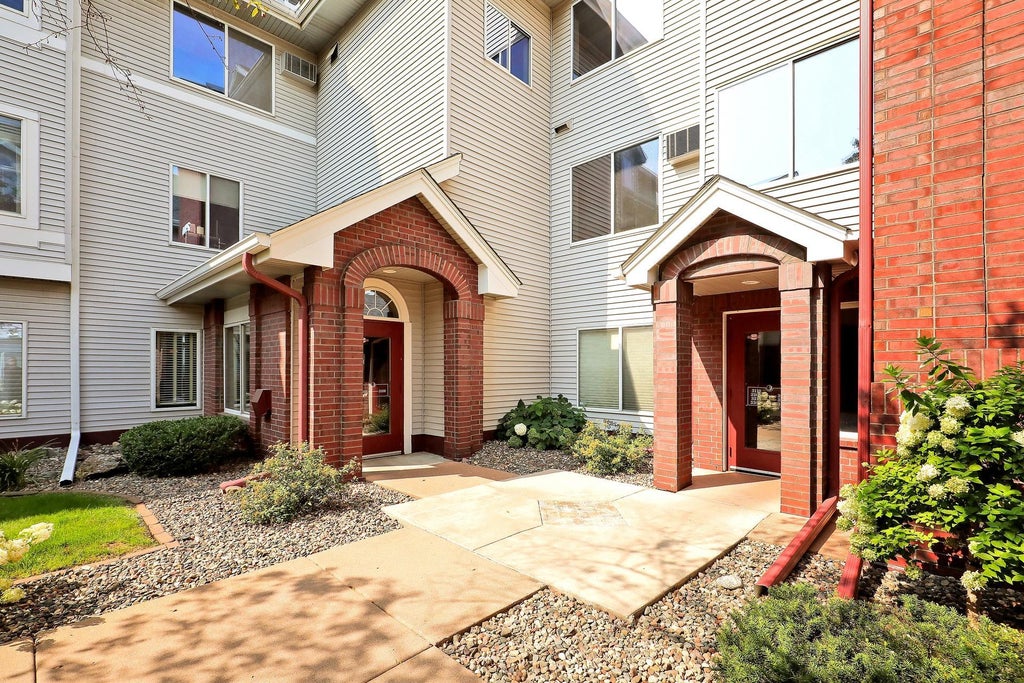 Photo of 7500 Edinborough Way #3106, Edina, MN 55435 (MLS # 7125466)