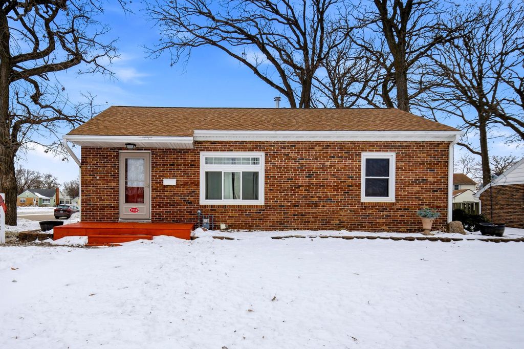 Photo of 1918 7th Avenue NE, Austin, MN 55912 (MLS # 7001662)