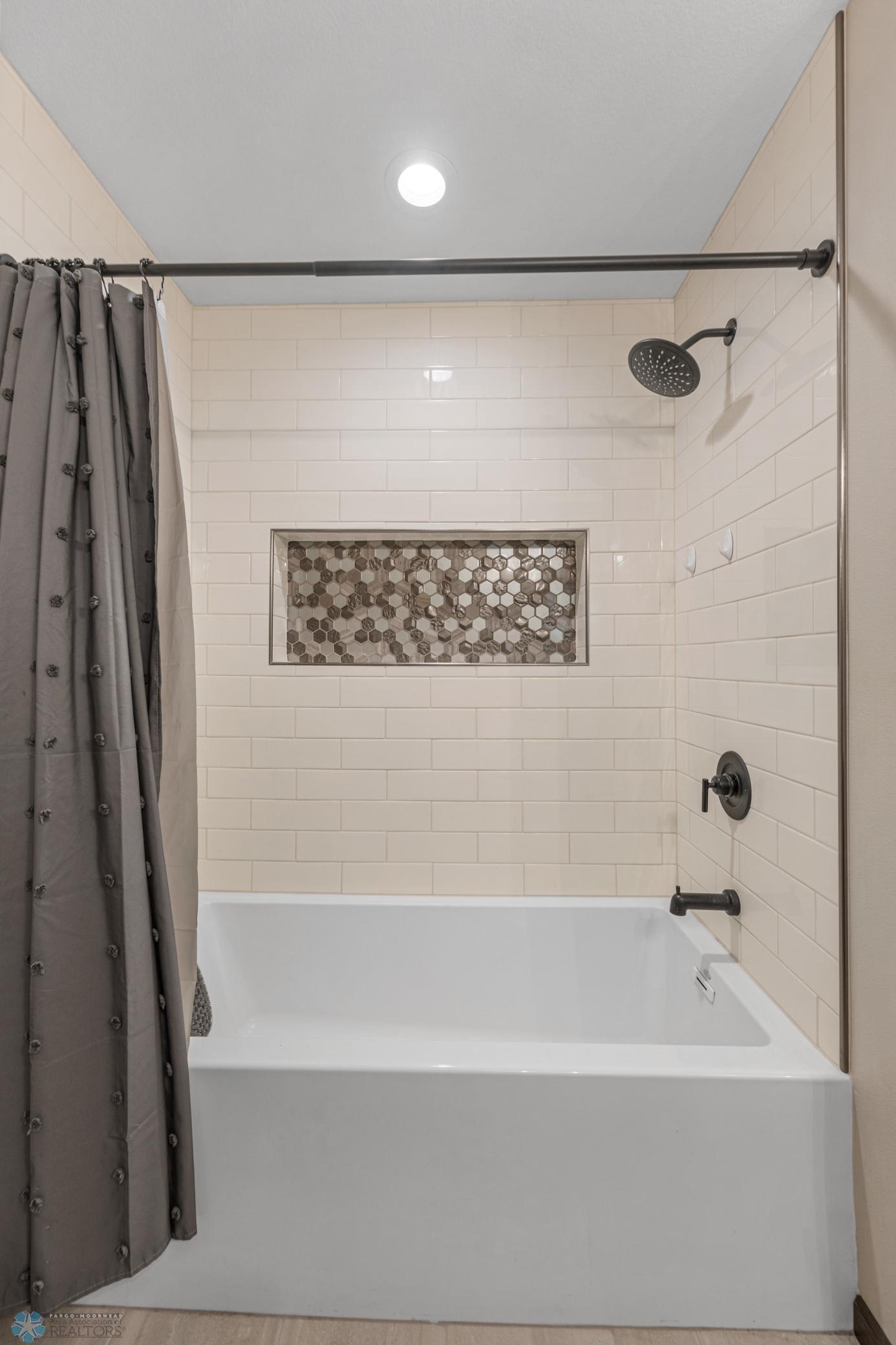 Horace, North Dakota 58047, United States, 4 Bedrooms Bedrooms, ,3 BathroomsBathrooms,Residential,Pending Sale,250149