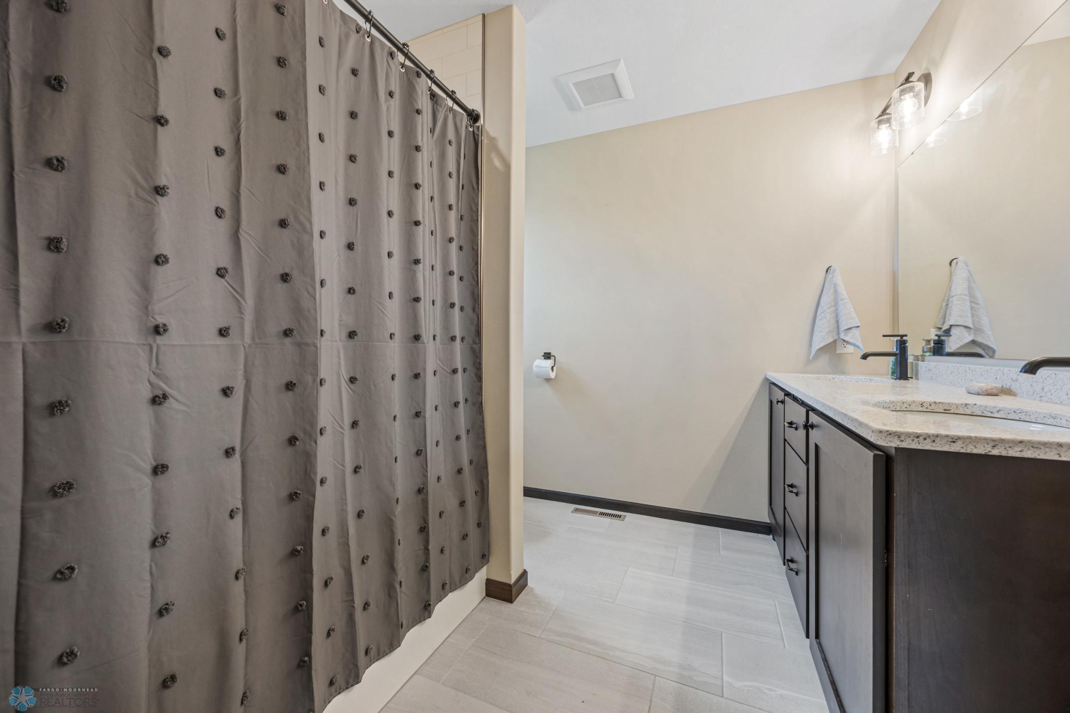 Horace, North Dakota 58047, United States, 4 Bedrooms Bedrooms, ,3 BathroomsBathrooms,Residential,Pending Sale,250149