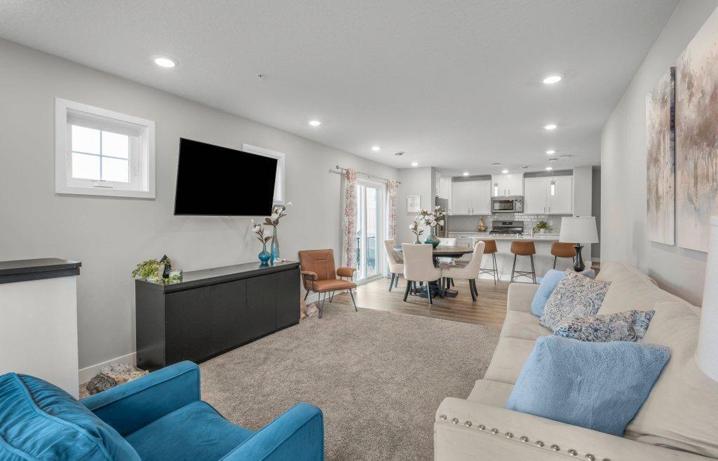 10884 Glacier Lane N