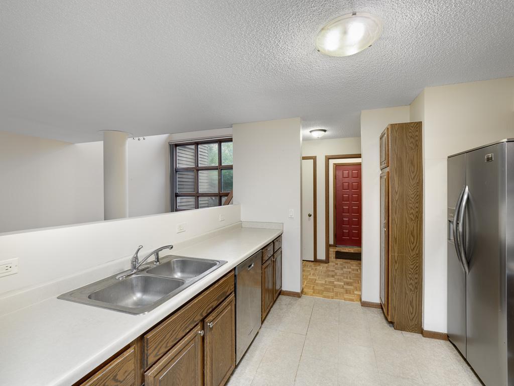 1381 Spencer Road W