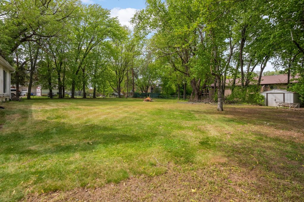 Photo of 1935 55th Street E, Inver Grove Heights, MN 55077 (MLS # 7069757)