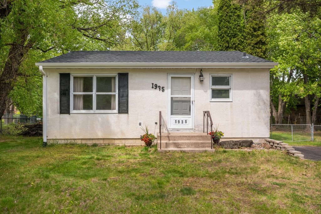 Photo of 1935 55th Street E, Inver Grove Heights, MN 55077 (MLS # 7069757)