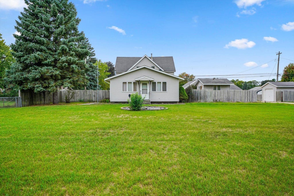 Photo of 8428 Portland Avenue S, Bloomington, MN 55420 (MLS # 7147794)