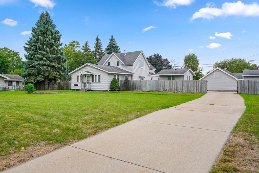 Photo of 8428 Portland Avenue S, Bloomington, MN 55420 (MLS # 7147794)
