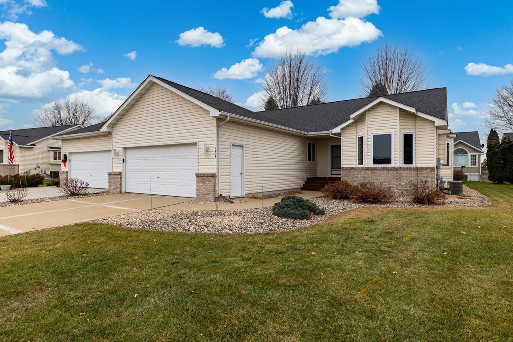 Photo of 624 Obrien Parkway, Belle Plaine, MN 56011 (MLS # 6820930)