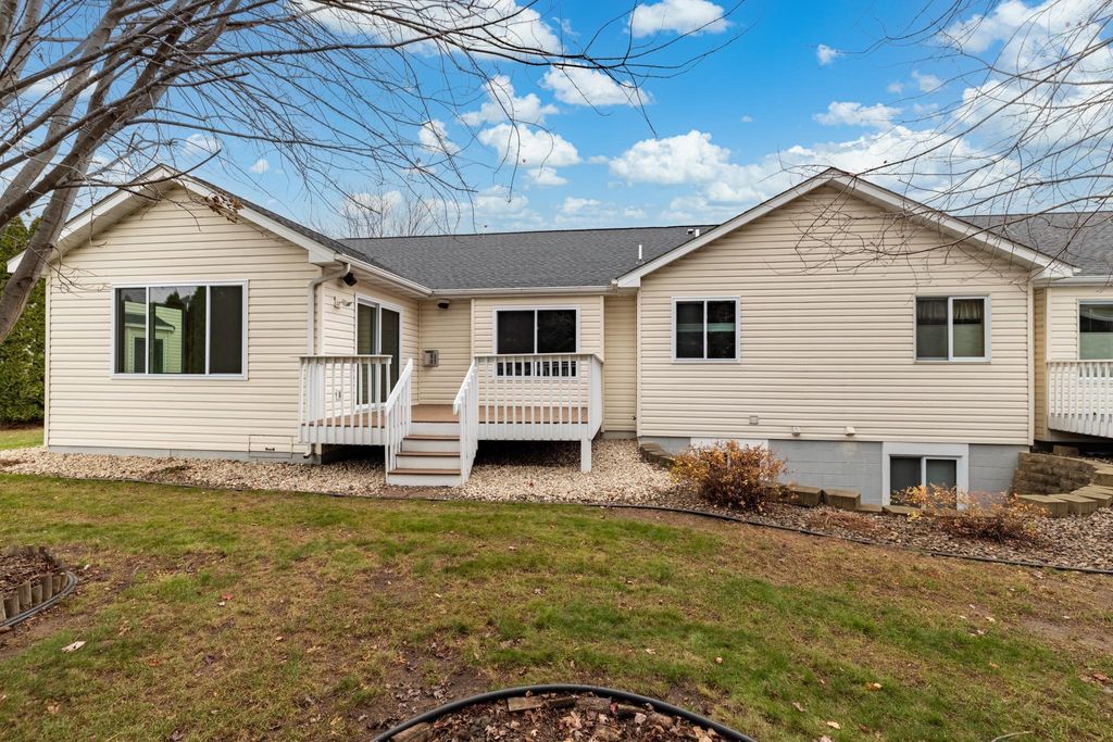 Photo of 624 Obrien Parkway, Belle Plaine, MN 56011 (MLS # 6820930)