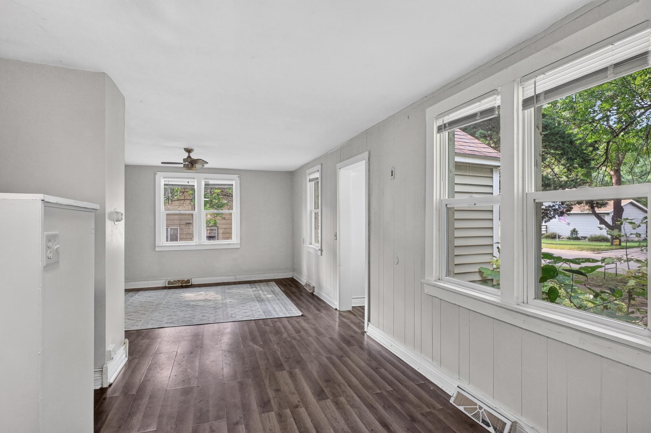 306 2nd Avenue NE