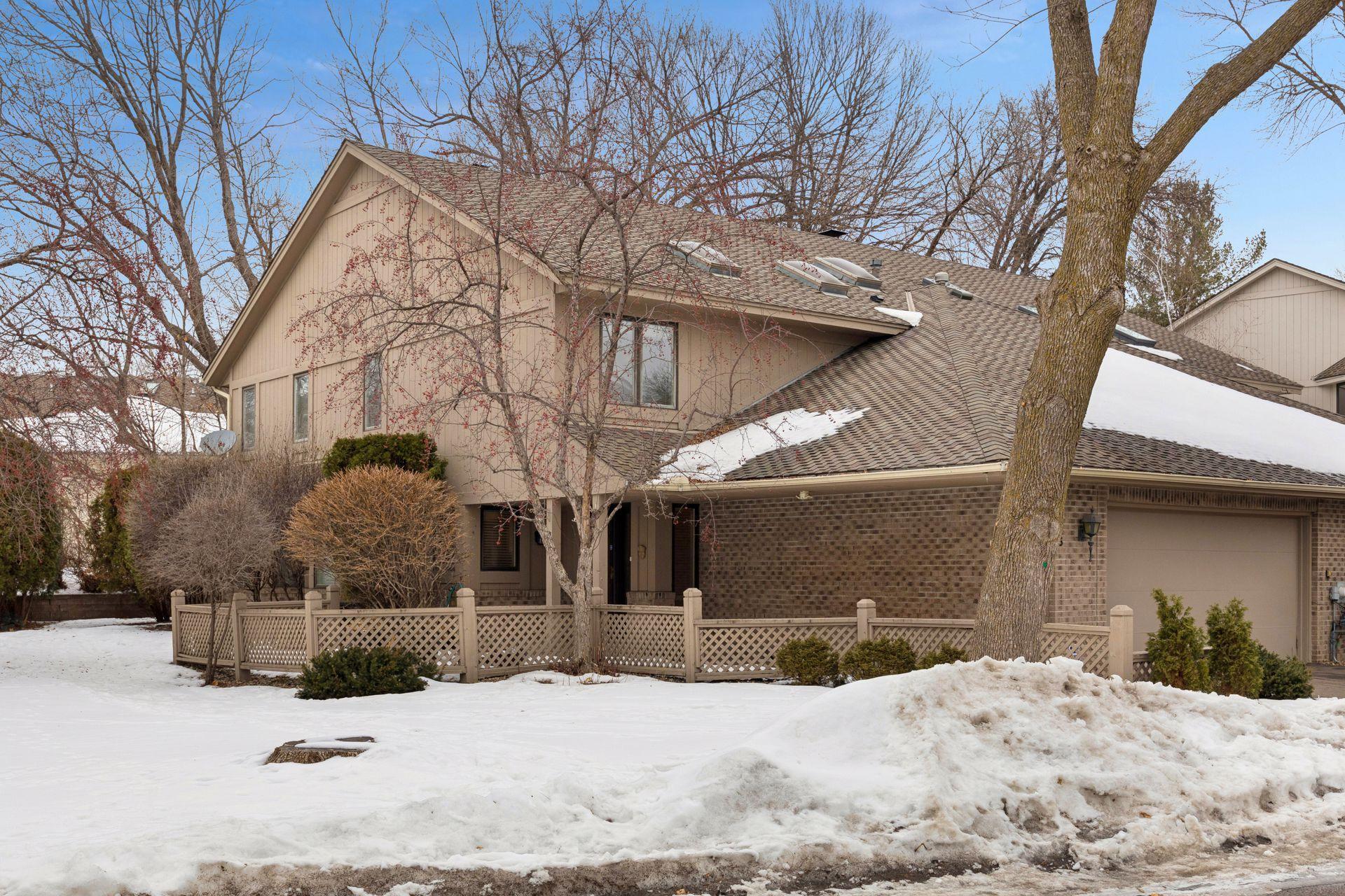 1135 Hollybrook Drive