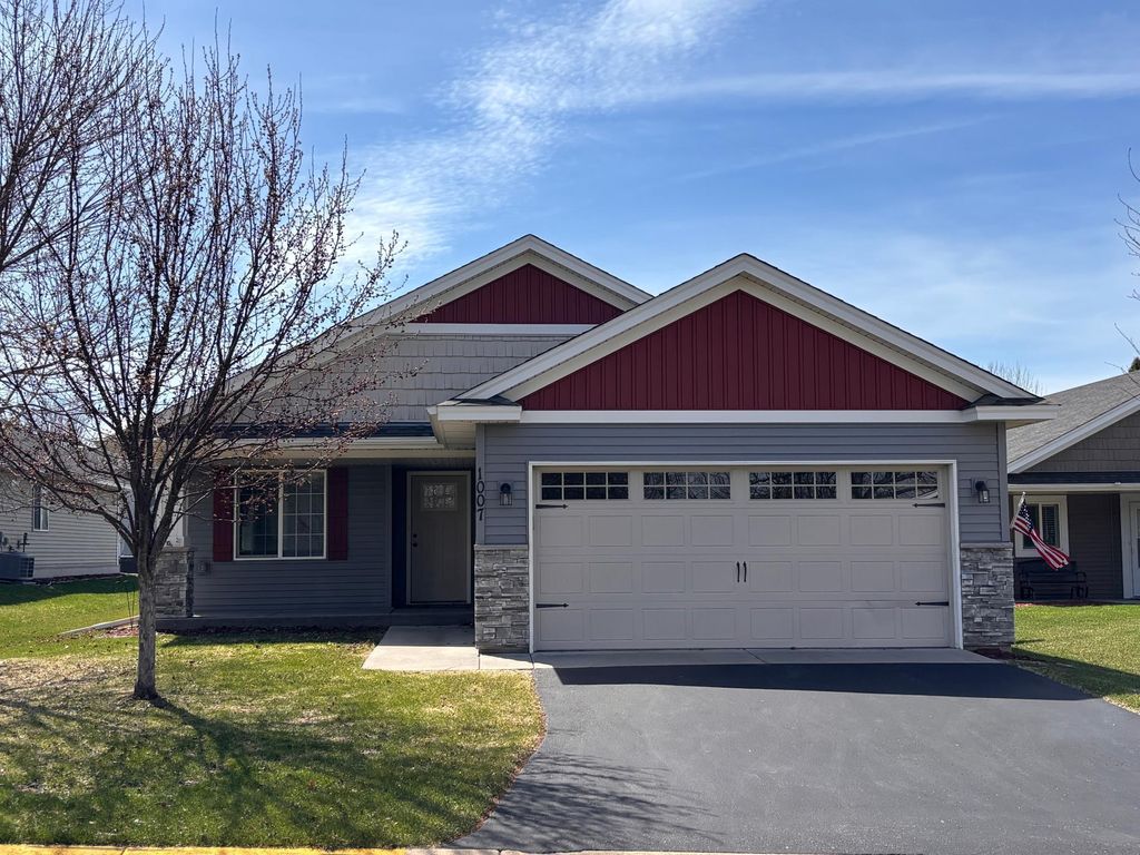 Photo of 1007 Winsome Way NW, Isanti, MN 55040 (MLS # 7058792)