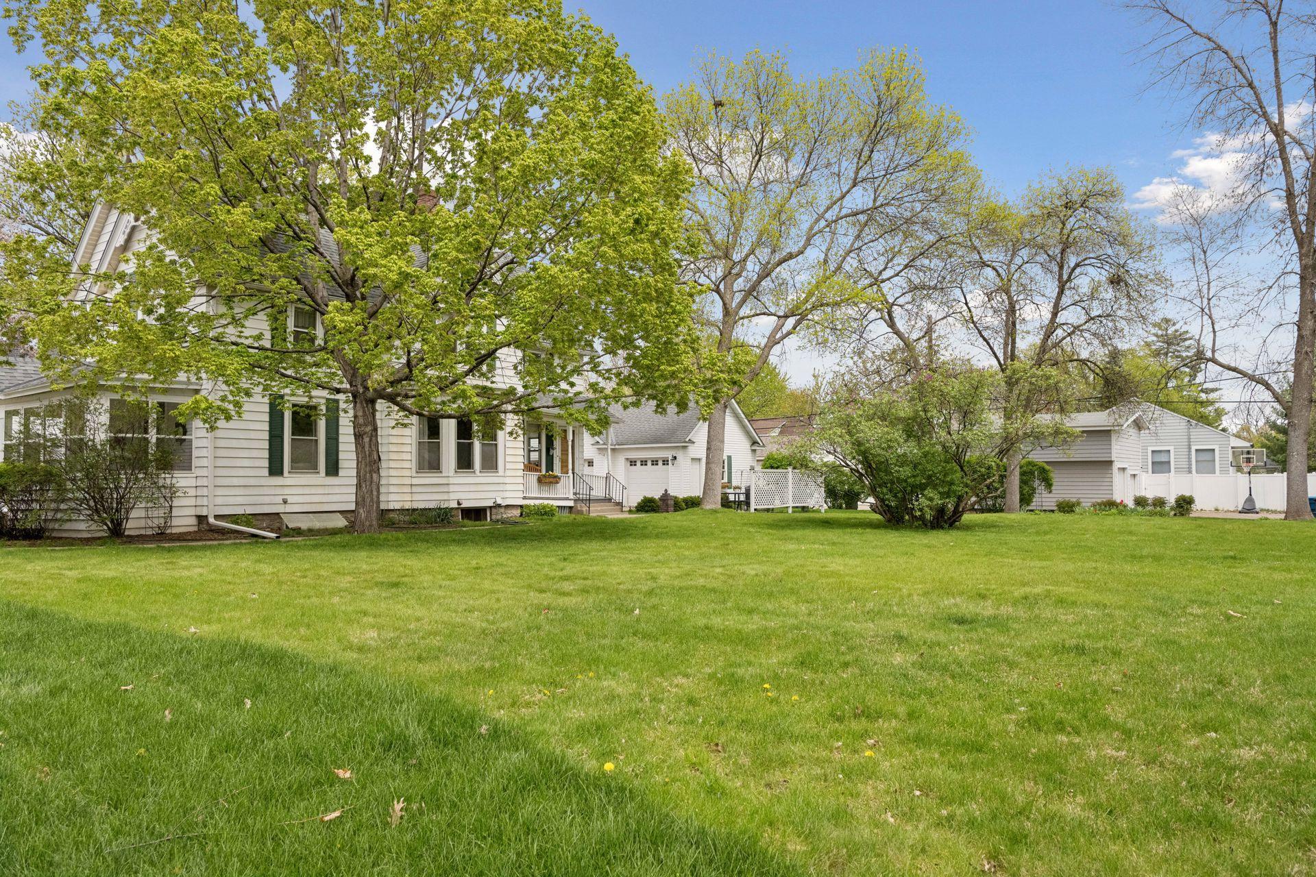 2XX 11th Avenue N