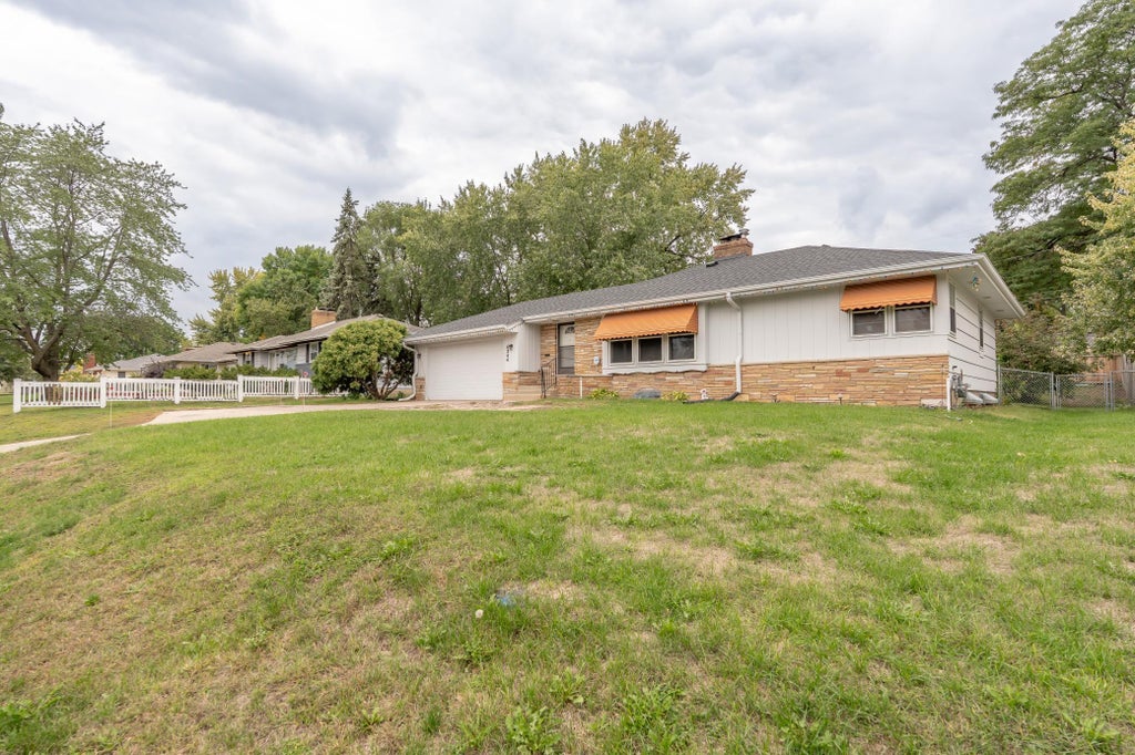 Photo of 6244 Portland Avenue, Richfield, MN 55423 (MLS # 7124690)