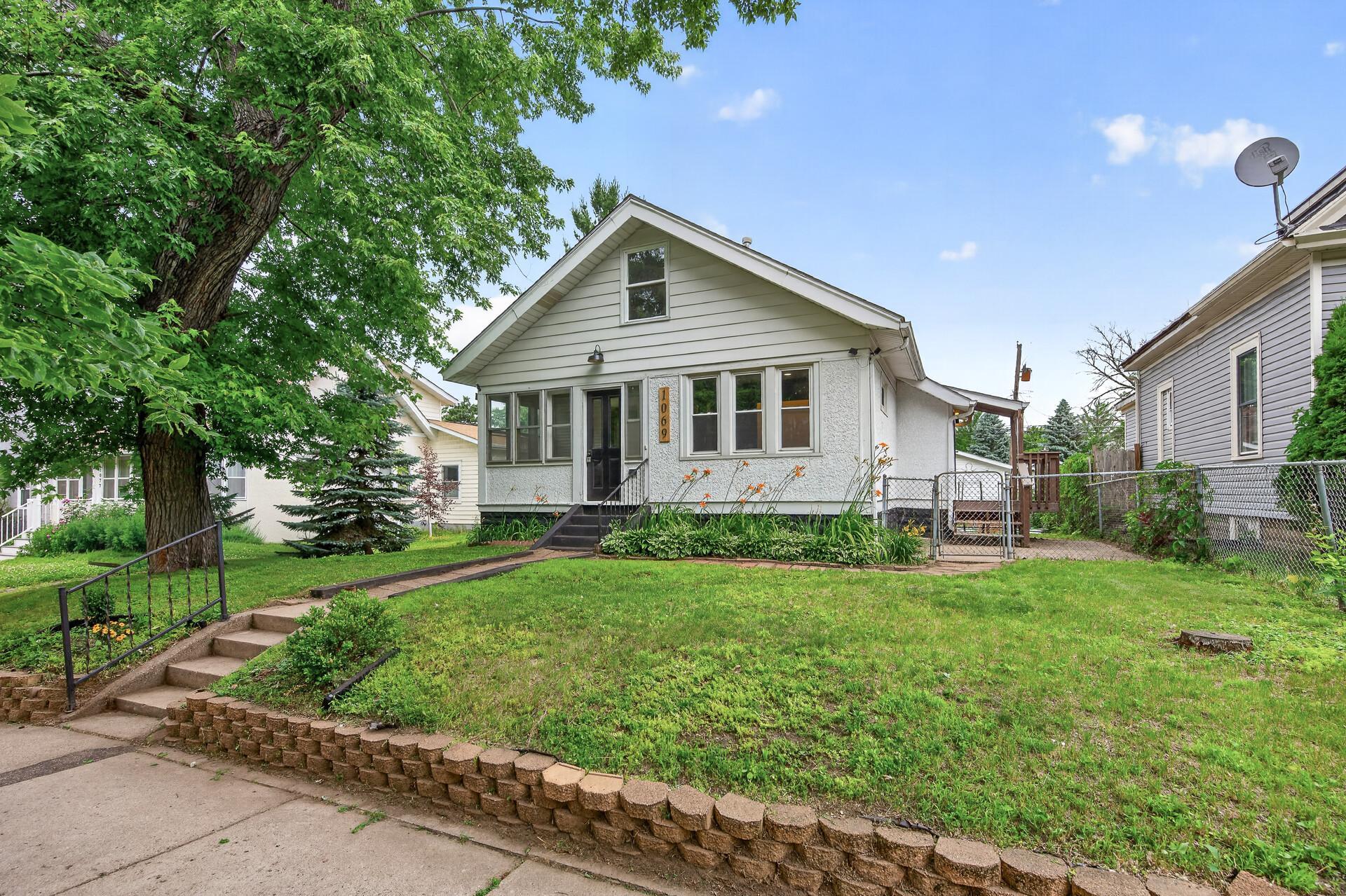 1069 Minnehaha Avenue W