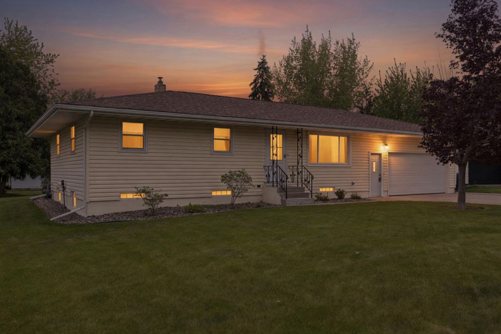 Photo of 5840 Rolling Ridge Road, Saint Cloud, MN 56303 (MLS # 7071604)