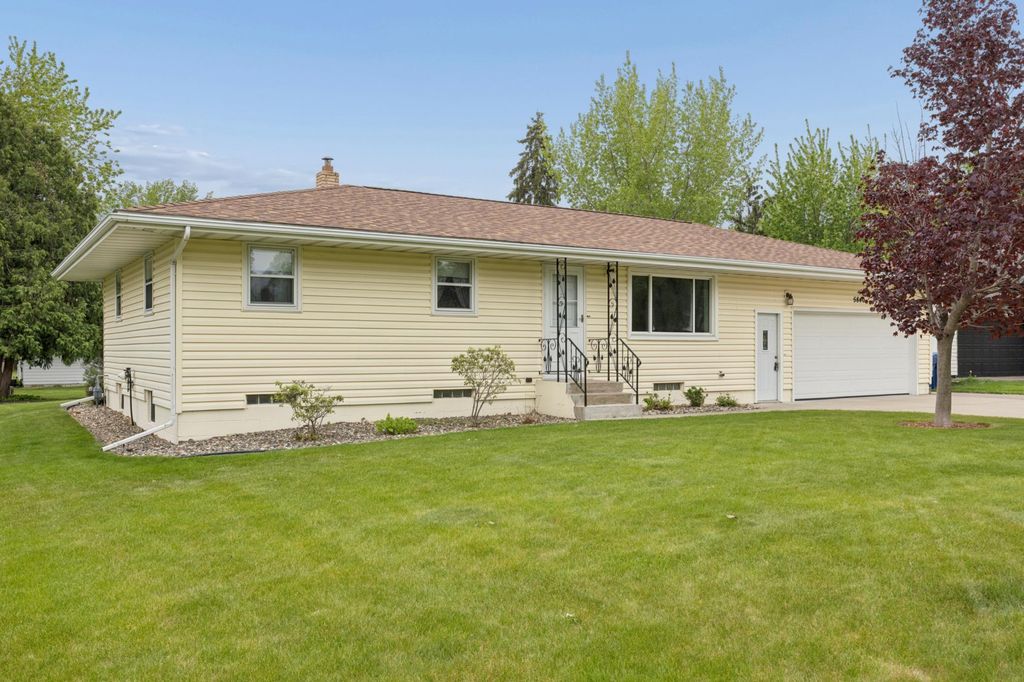 Photo of 5840 Rolling Ridge Road, Saint Cloud, MN 56303 (MLS # 7071604)