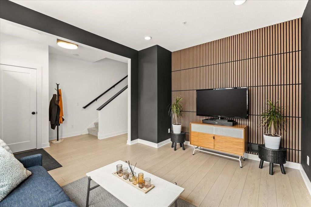 Photo of 850 Mount Curve Boulevard #H, Saint Paul, MN 55116 (MLS # 7019204)