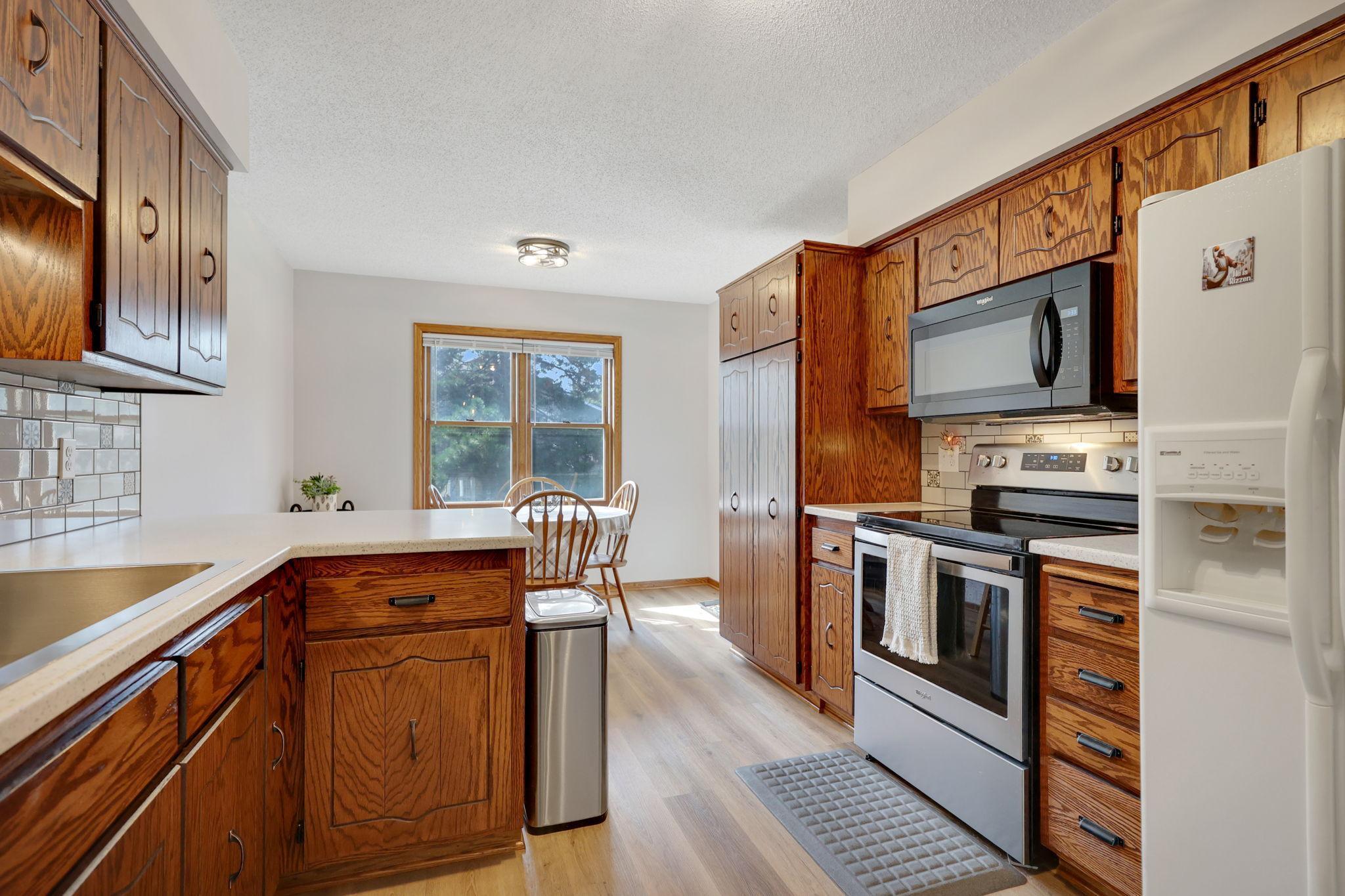 1827 County Rd. E E 18