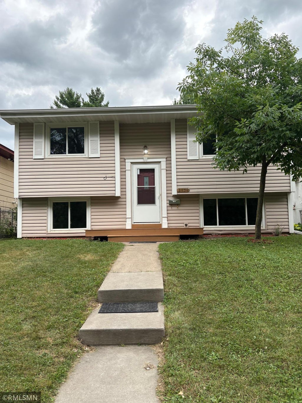 Photo of 3454 Indiana Avenue N, Robbinsdale, MN 55422 (MLS # 7114451)
