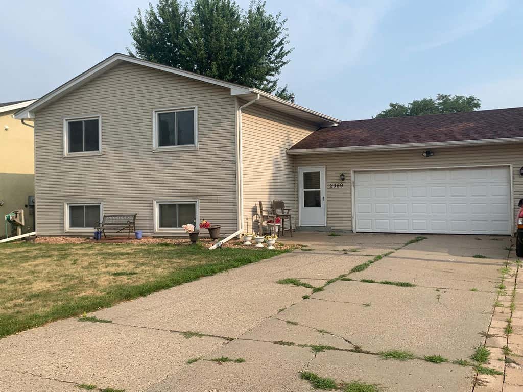 Photo of 2359 17th Avenue E, North Saint Paul, MN 55109 (MLS # 7120719)