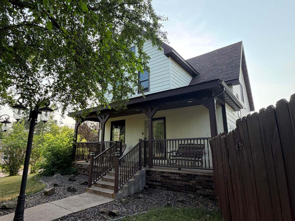 Photo of 401 River Bluff Avenue, Sandstone, MN 55072 (MLS # 7115926)