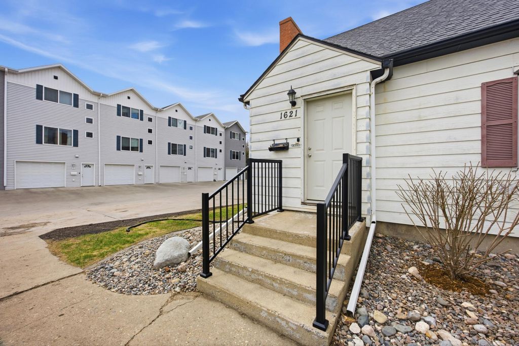 Photo of 1621 8th Street S, Moorhead, MN 56560 (MLS # 7068994)