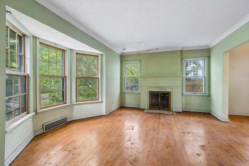 Photo of 1858 Bayard Avenue, Saint Paul, MN 55116 (MLS # 7073756)