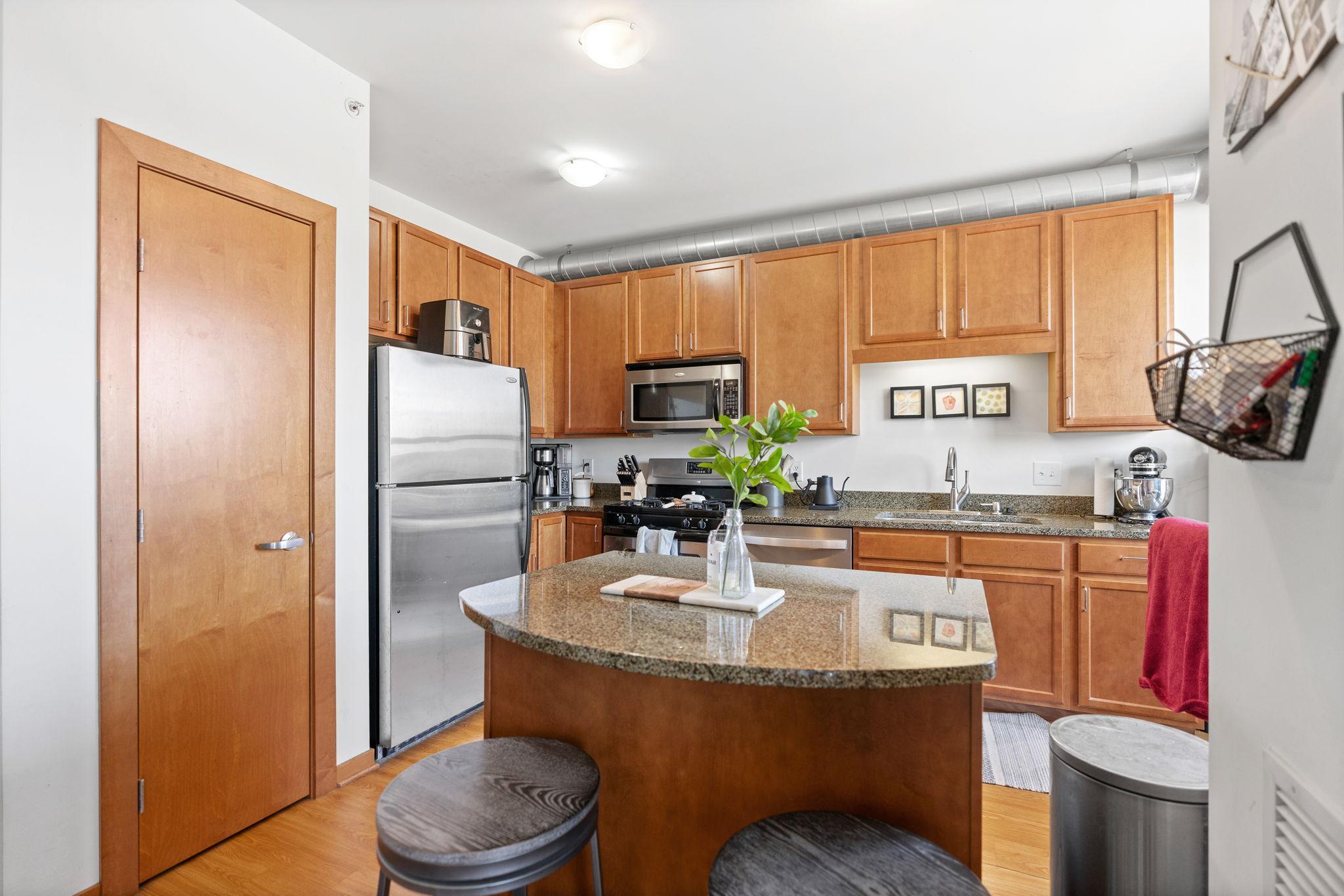 15 E Franklin Avenue 320