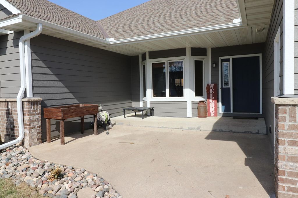 Photo of 211 8th Avenue NW, New Prague, MN 56071 (MLS # 7042478)