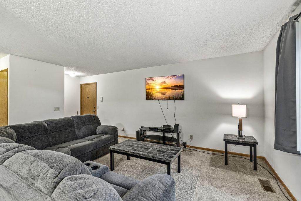 Photo of 971 Heritage Court E #204, Vadnais Heights, MN 55127 (MLS # 7051366)